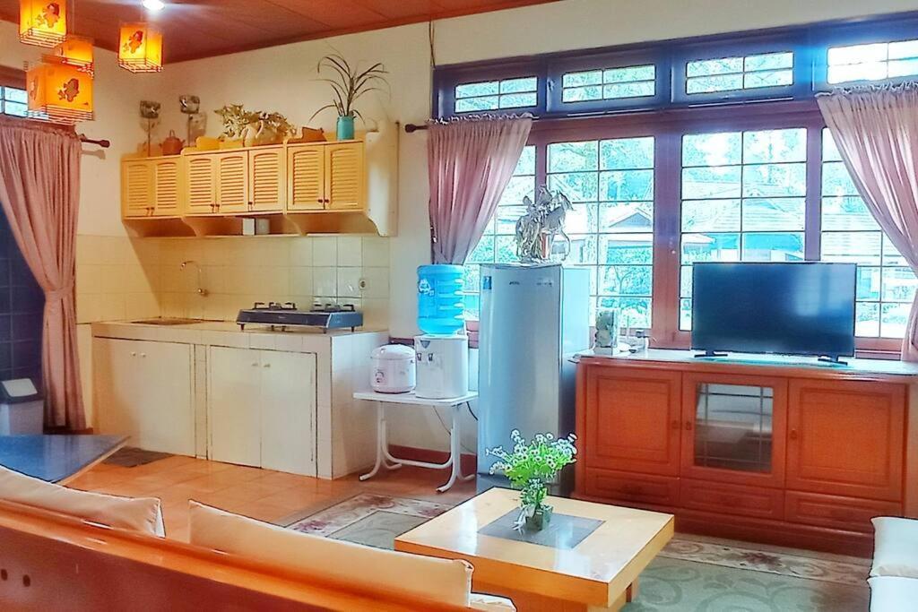 Designer Villa Tokyo Cianjur Kültér fotó
