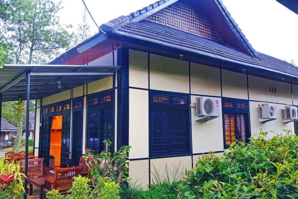 Designer Villa Tokyo Cianjur Kültér fotó