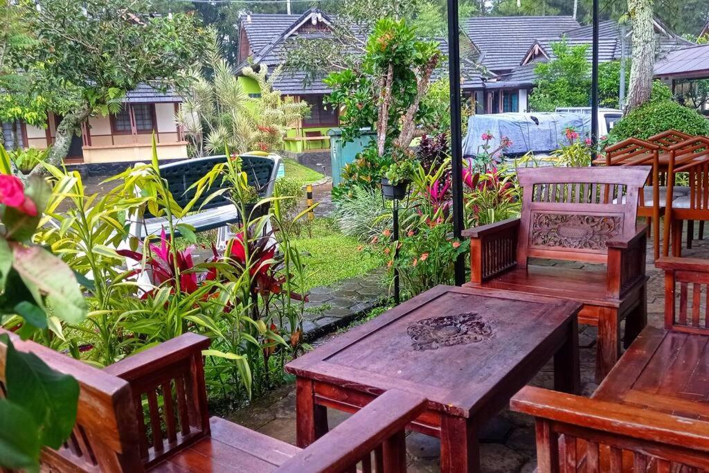 Designer Villa Tokyo Cianjur Kültér fotó